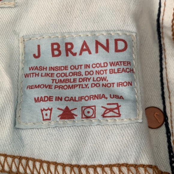 J Brand Curvy Fit Bootcut Jean in Pure - Picture 14 of 16